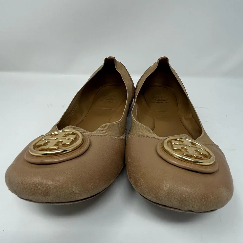 Tory Burch Caroline Leather Medallion Logo Ballet Flats Natural Tan 8M.